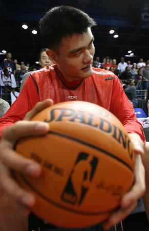 维蒂尼亚是第九位欧冠对英格兰球队戴帽球员，也是葡萄牙首人（维蒂尼亚成欧冠对英格兰队第9位上演帽子戏法者，葡萄牙第一人）